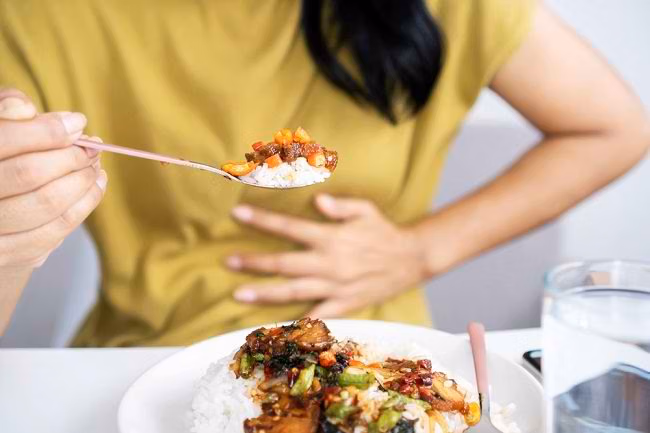 Atur Cara Makan agar Gejala Asam Lambung Mereda